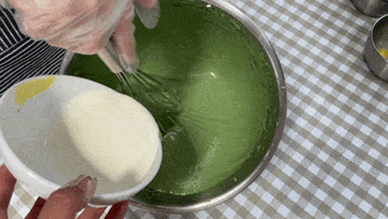 開心果味巴斯克蛋糕(圖7) 開心果味巴斯克蛋糕(圖7)