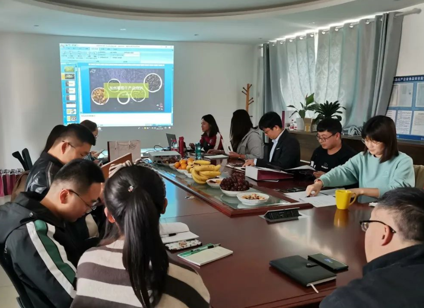 西微雅邀請(qǐng)美國(guó)加州葡萄干管理委員會(huì)陸老師為員工進(jìn)行產(chǎn)品培訓(xùn)(圖3)